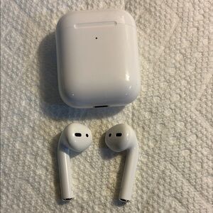 Apple Wireless Air Pods 2nd Generation with Charging Case - White